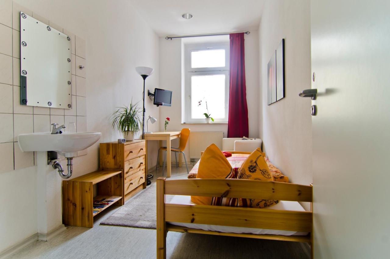 Single Room,1076079598:JPEG